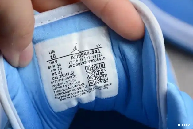 Rep TBK UNC Low Air (W) 1 AO9944-441 Jordan 0607